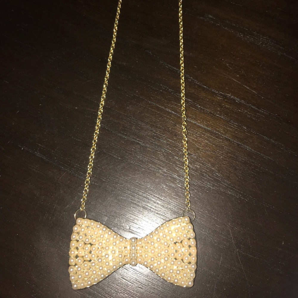 Cute simple bow necklace